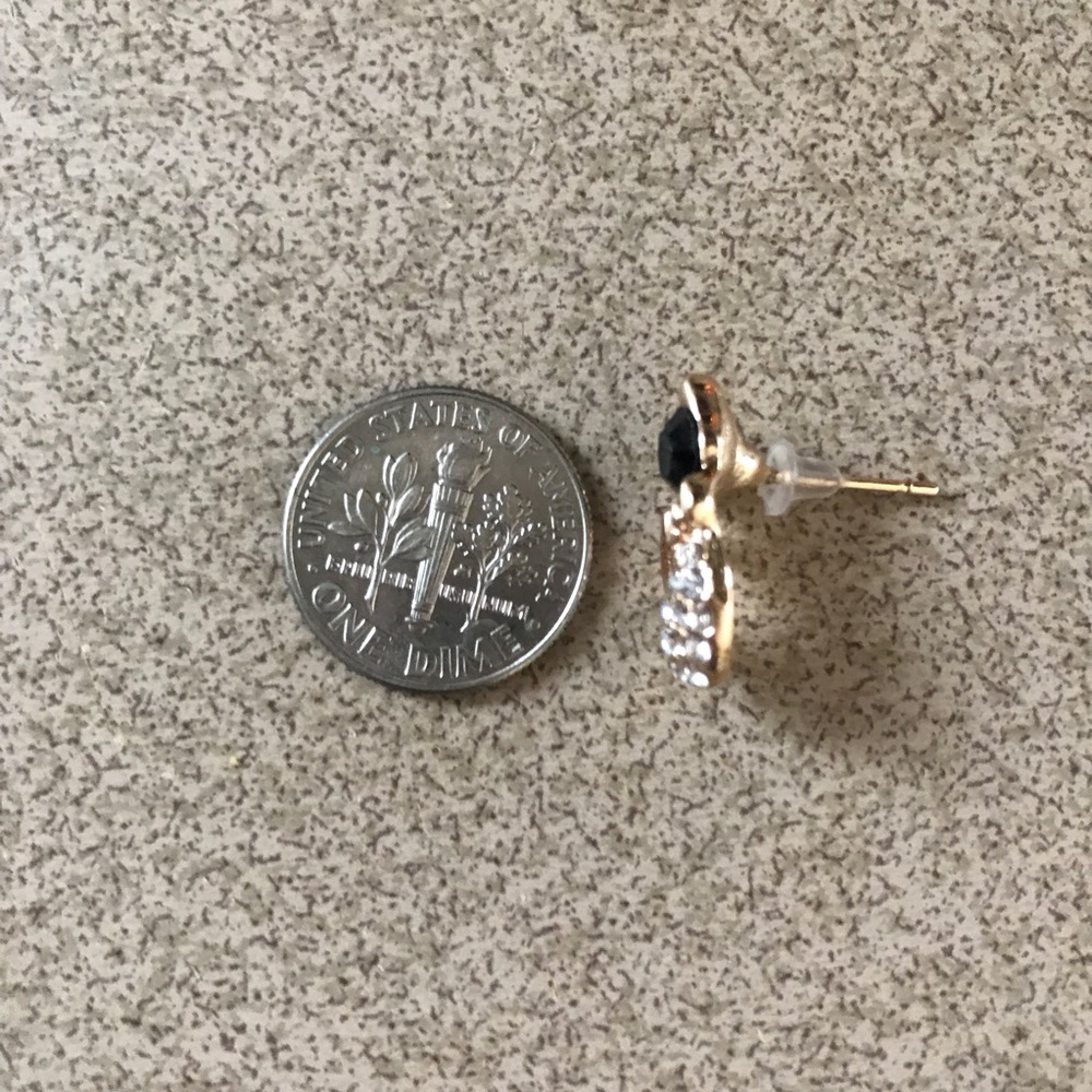 HP. Crystal cat stud pierced earrings - Picture 3 of 3
